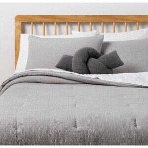 Room Essential - 6pс Twin/Twin Extra Long Textured Comforter, Sheets, Pillow NEW